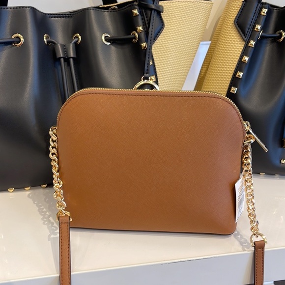 MICHAEL KORS
Jet Set Travel Medium Dome Crossbody Bag
Luggage 
NWT - Picture 7 of 16